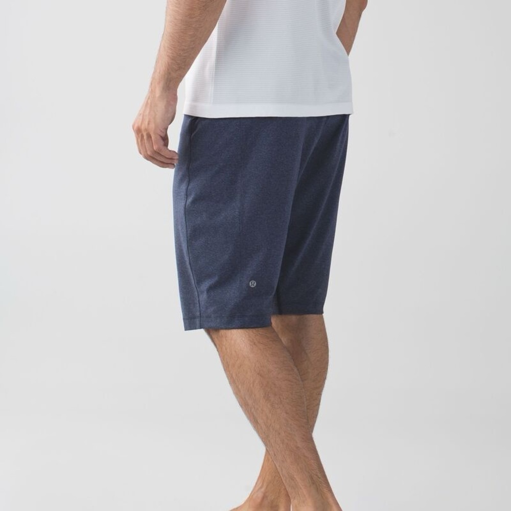 Lululemon Mens For The People Short II Size Small Style# LM7881S NWT!